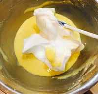 奶油水果裝飾蛋糕卷的做法 步骤8