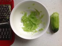 【快手輔食】黑芝麻黃瓜餅（8m+）的做法 步骤1