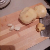 土豆悶紅燒肉的做法 步骤1