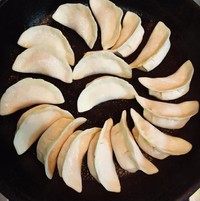 南瓜鍋貼—健康素餡餃子（簡單易做）素菜的做法 步骤3