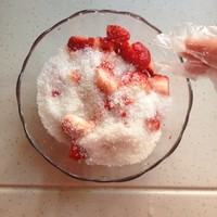 草莓醬醬的做法 步骤1