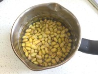 鰹魚汁浸大豆的做法 步骤1