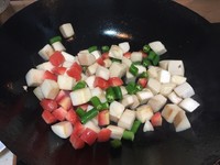 杏鮑菇黑胡椒牛肉粒~老丁的私房菜的做法 步骤5
