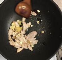 卷心菜鹽煎肉的做法 步骤4