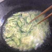 黃瓜雞蛋面糊湯的做法 步骤4
