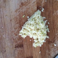 簡單好吃的蒜香法棍的做法 步骤2