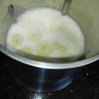 豆漿機版香蕉奶昔的做法 步骤3