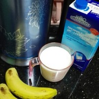 豆漿機版香蕉奶昔的做法 步骤1