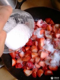 美麗的草莓季-草莓果醬的做法 步骤3