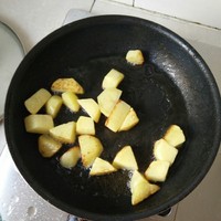 糖醋土豆的做法 步骤2