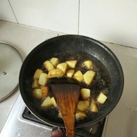 糖醋土豆的做法 步骤4
