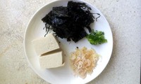 紫菜豆腐蝦皮湯的做法 步骤1