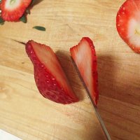 酸酸甜甜草莓脆的做法 步骤2