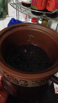 黑米黑豆薏米粥的做法 步骤3