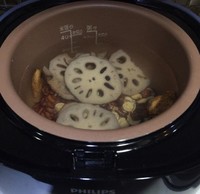 赤小豆雙蓮祛濕湯（素食）的做法 步骤1