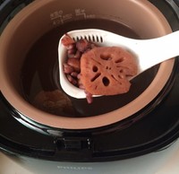 赤小豆雙蓮祛濕湯（素食）的做法 步骤2