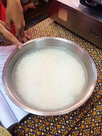在泰國學廚 | 史上最正宗的泰式芒果糯米飯（沒有之一）的做法 步骤2