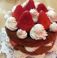 鮮奶油草莓裸蛋糕的做法 步骤7