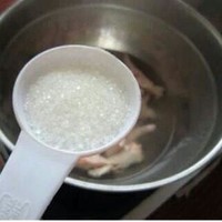 醬汁蒸虎皮鳳爪的做法 步骤2