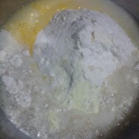 豆沙超軟小排包的做法 步骤1