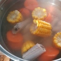 玉米排骨胡蘿卜湯(簡單版)的做法 步骤6