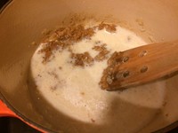 洋蔥牛奶味增湯底的做法 步骤4