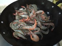 老丁的私房菜-極美味蘿卜炖蝦的做法 步骤3