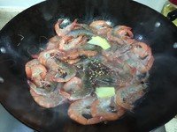 老丁的私房菜-極美味蘿卜炖蝦的做法 步骤4