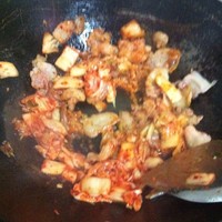辣白菜五花肉豆腐湯的做法 步骤2