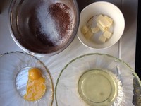 #全民美食匯,一起過新年#大杏仁巧克力蛋糕的做法 步骤1