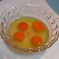 香椿煎蛋的做法 步骤2