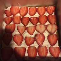 方形大氣草莓蛋糕的做法 步骤3