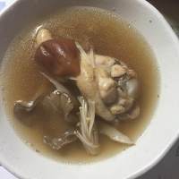 雞翅根菌菇湯的做法 步骤3