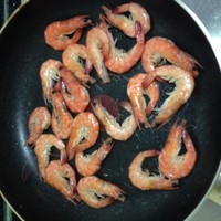 干鍋排骨蝦的做法 步骤4