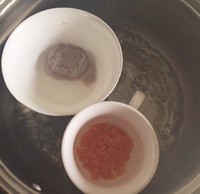 寶寶輔食之番茄牛肉雞蛋羹的做法 步骤1