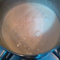 焦糖淡奶油布丁的做法 步骤2