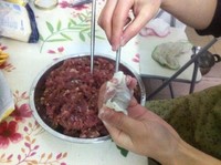 一根筷子包大肉雲吞的做法 步骤3