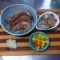 鮑魚鮮蝦粥的做法 步骤2