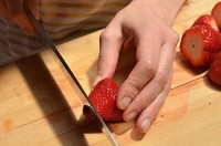草莓瑪格麗特果凍杯Strawberry Margarita Jell-O Shots的做法 步骤3