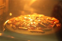 香菇培根紅醬披薩 紅紅火火過個節^_^的做法 步骤6