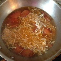 番茄酸湯肥牛煲的做法 步骤3