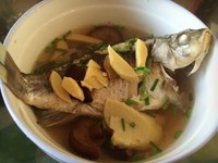 Q版清蒸鯽魚—阿Q私家小廚的做法 步骤5