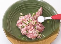 白菜豬肉餛飩的做法 步骤3