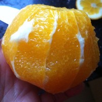 我的剝橙法 獨家 寶寶食用版的做法 步骤2