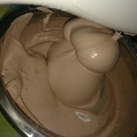 自制巧克力冰淇淋的做法 步骤6