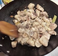 蔬菜咖喱雞【Ta的拿手菜】的做法 步骤3