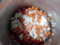 羊肉胡蘿卜番茄蛋燴飯（無油）的做法 步骤2