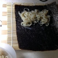 魚面壽司—用面代替米飯做壽司的做法 步骤2