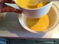檸檬輕乳酪蛋糕 奧利奧底&草莓裝飾的做法 步骤7
