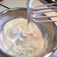檸檬輕乳酪蛋糕 奧利奧底&草莓裝飾的做法 步骤10